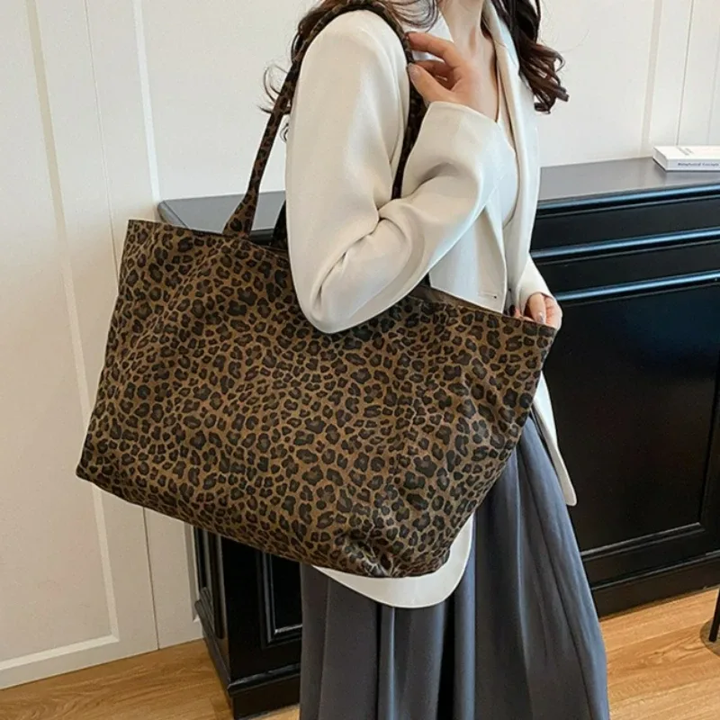 sac à bandoulière imprimé léopard pour femmes, texture simple, fourre-tout à poignée, sac de rangement décontracté polyvalent et pour les déplacements
