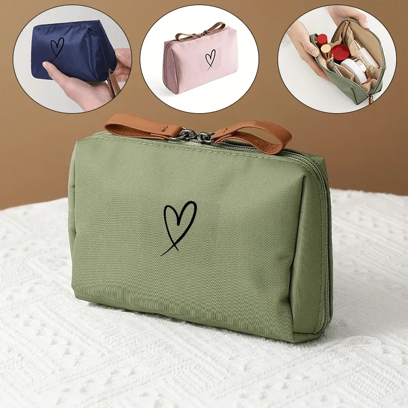 trousse de maquillage de voyage portable, trousse de rangement pour articles de toilette avec motif cœur, idéale pour les voyages, les activités quotidiennes et les activités de plein air.