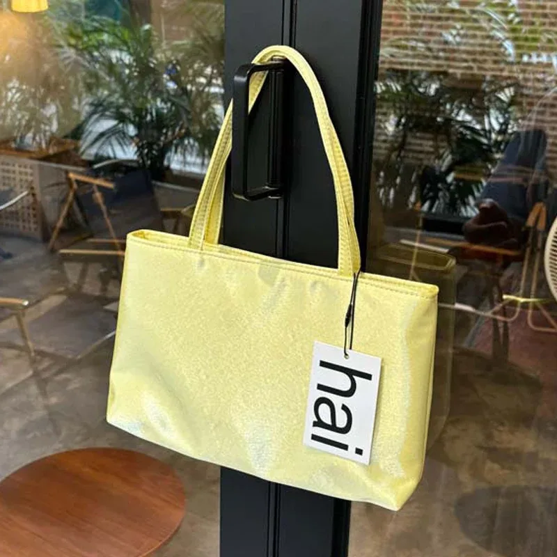 sac à main de luxe élégant en satin de soie pour femme, petit sac fourre-tout de couleur unie, sac à bandoulière polyvalent pour le quotidien et les déplacements