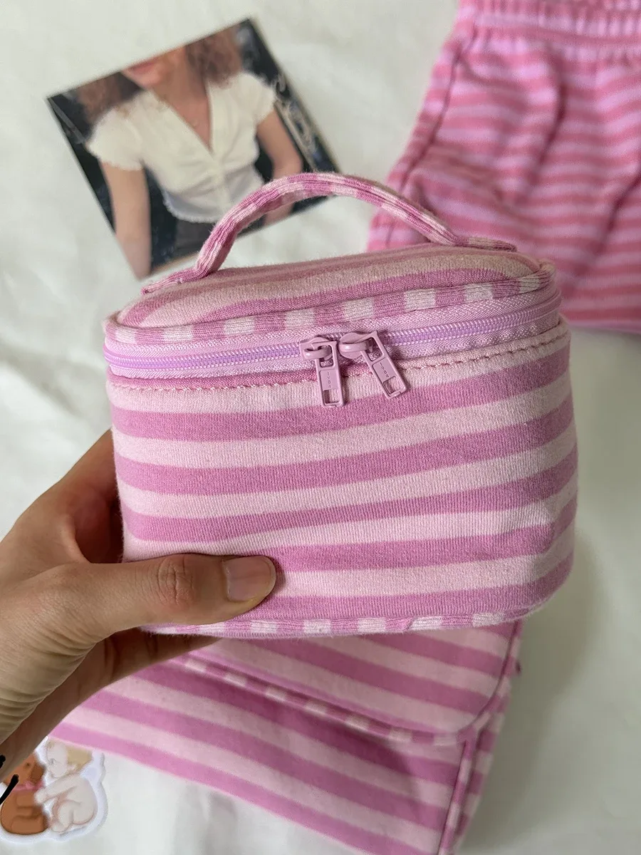 trousse de maquillage rose rayée à rabat pour femme, sac de voyage cosmétique portable avec fermeture éclair, organisateur de voyage pour filles, mignon et adorable, avec miroir, pochette de toilette