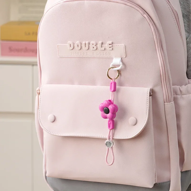 pince chapeau plastique fleurs couleurs marron rose dore attachement sac antichute voyage pratique simple