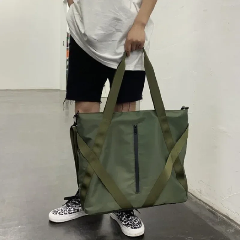 sac fourre-tout décontracté pour homme, grand sac à main pour homme, sac à bandoulière de grande capacité, adapté aux voyages de courte distance, mode initiée