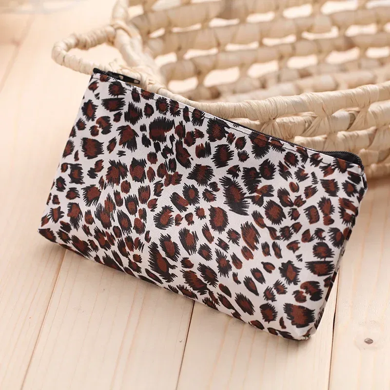 trousse de maquillage à fermeture éclair motif léopard, sac multifonctionnel à la mode, pochette à cosmétiques ou porte-monnaie de voyage/transport pour femmes