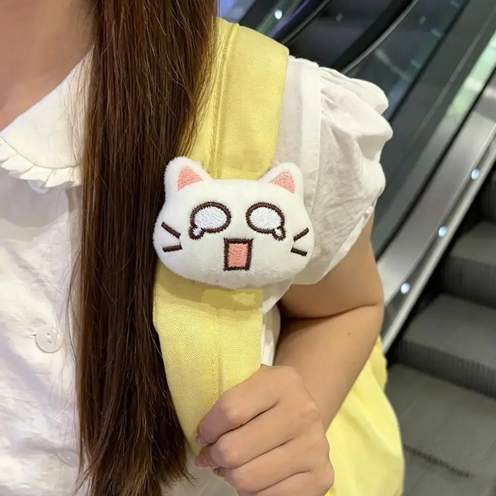 mignon chat qui pleure, breloque en peluche pour sac, décoration kawaii pour sac à dos et bandoulière, pendentif mascotte en velcro, cadeau pour les amis.