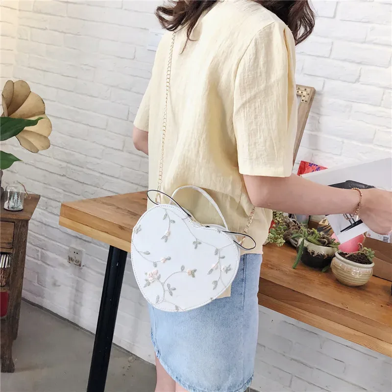 sacs à main ronds en dentelle pour femmes, sacs à bandoulière en cuir pu de bonne qualité, petits sacs à bandoulière avec chaîne de fleurs fraîches