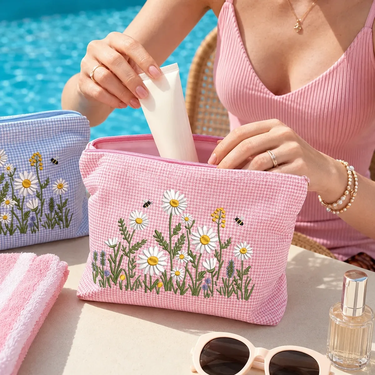 pochette cosmétique en gingham brodée daisy, grande trousse de toilette à fermeture éclair pour femmes, organiseur de voyage pour les vacances à la plage