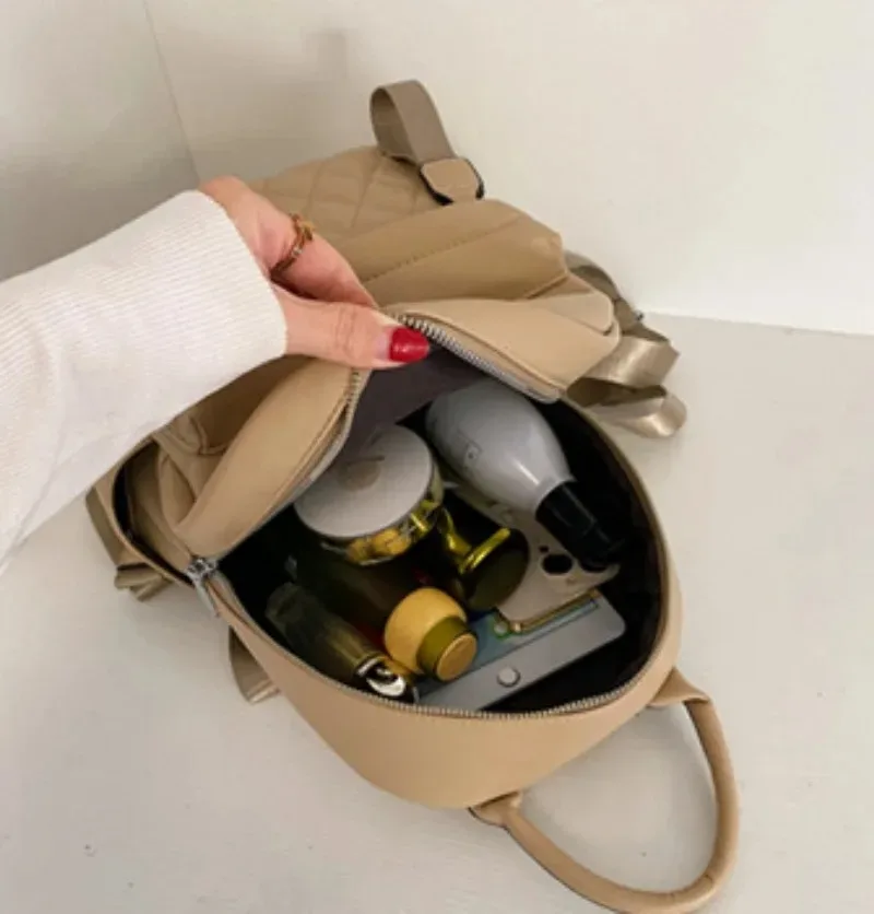 sac à dos en pu pour femme avec nom brodé, sac de mode personnalisé de haute qualité, cadeau idéal pour les femmes et les filles pour une utilisation quotidienne et en extérieur