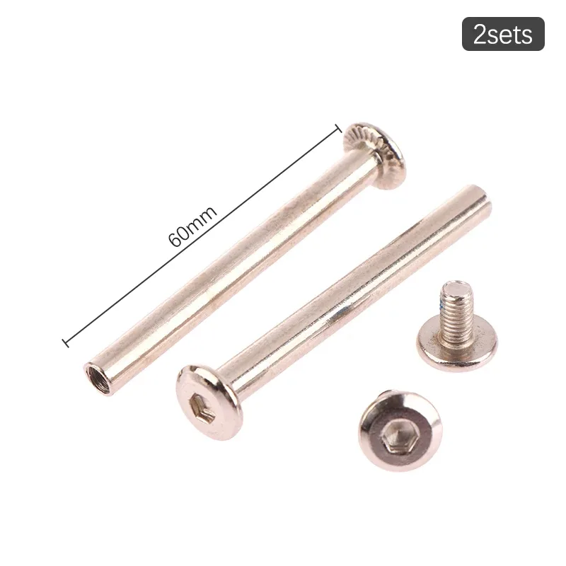 vis fixation roues métal argent visserie accessoires bagages remplacement usure travail manoeuvre montage objet voyage maintenance