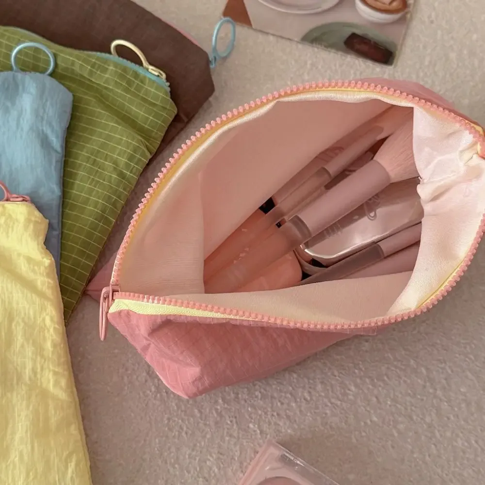 nouvelle trousse de maquillage de grande capacité, motif à carreaux, fermeture éclair, pochette de rangement de voyage, organisateur en nylon, trousse à cosmétiques pour voyage.