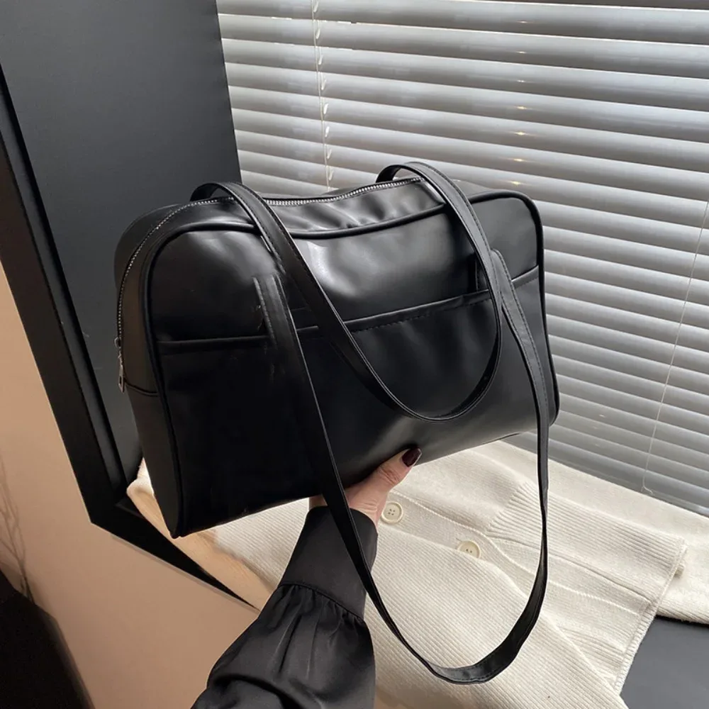nouveau sac à bandoulière en cuir pu grande capacité avec pendentif sacs à bandoulière sac fourre-tout femmes