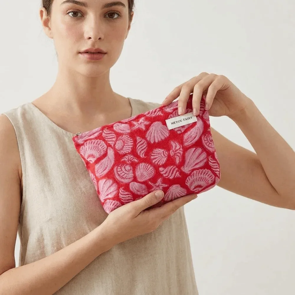 sac à cosmétiques de grande capacité, rouge, de style français, pour femmes, sac de toilette à main, étui à maquillage pour femmes.