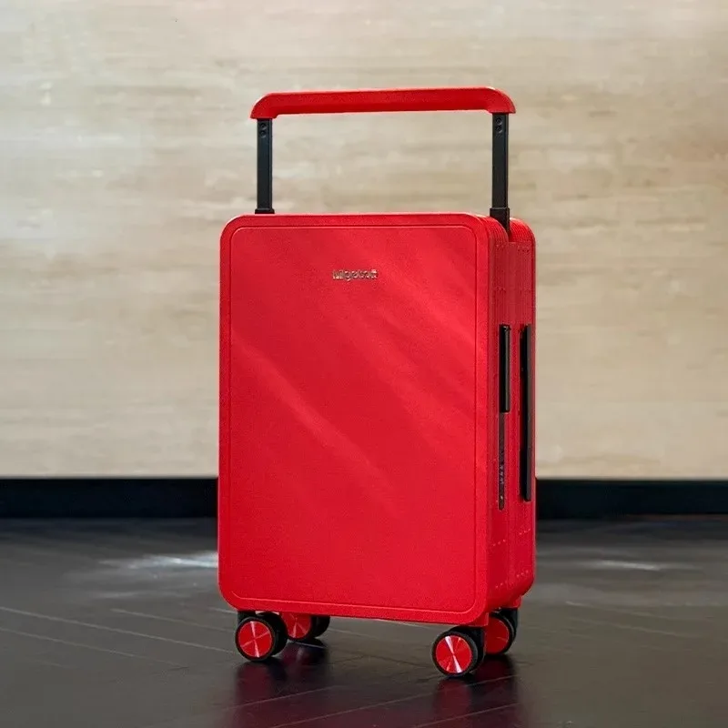valise pc jaune noir gris système tsa serrure poignée large roues toupie compacts voyage organisés segurança modernes linhas verticale façade contraste efficace intérieur compartiments