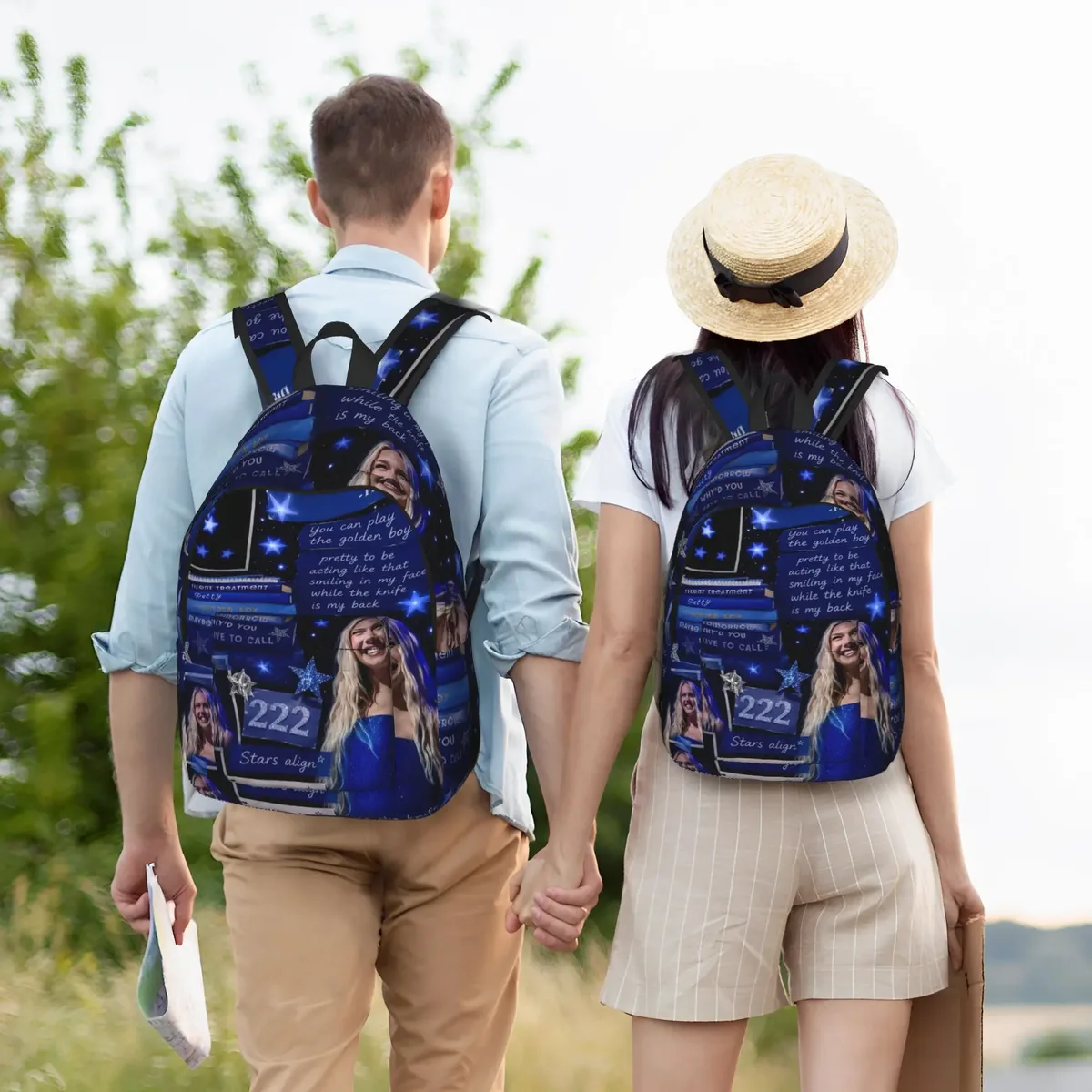 sac à dos freya skye avec patchwork photo et texte bleu, sacs à dos modernes pour garçons, sacs de randonnée souples, sacs d'école secondaire, sac à dos de créateur