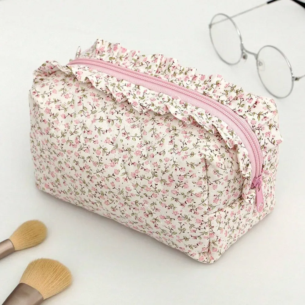 trousse de maquillage matelassée portable à bord volanté, grande capacité, avec nœud, imprimé floral, sac de voyage pour cosmétiques et articles de toilette