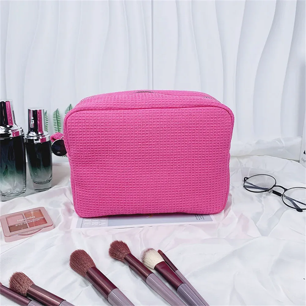 sac à cosmétiques gaufré avec nom brodé personnalisé, sac de rangement de voyage pour femmes, trousse de maquillage, cadeau d'anniversaire personnalisé pour dames, sac à main