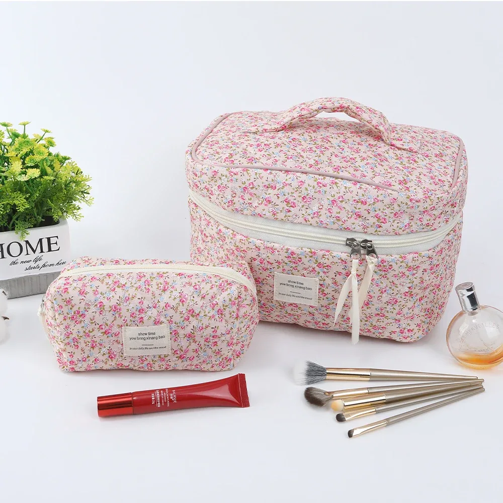 trousse de maquillage avec rembourrage en coton, motif floral, grande capacité, sensation haut de gamme, joli sac de rangement pour cosmétiques de style ins