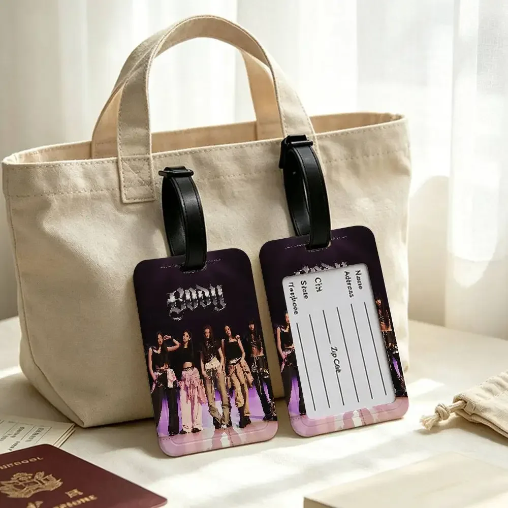 hot kpop girl m-meovvs étui de carte d'information imperméable en pvc, étiquette de bagage anti-perte pour valise et sac à main