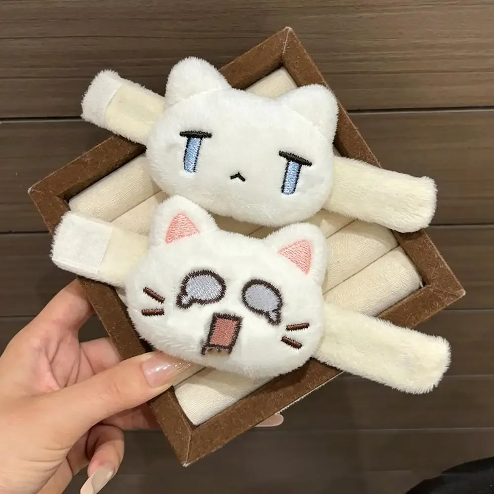 pendentif en peluche chat mignon aux larmes, décoration de sangle de sac à dos à velcro, accessoires de sac à clés en peluche de dessin animé, cadeau esthétique pour ami