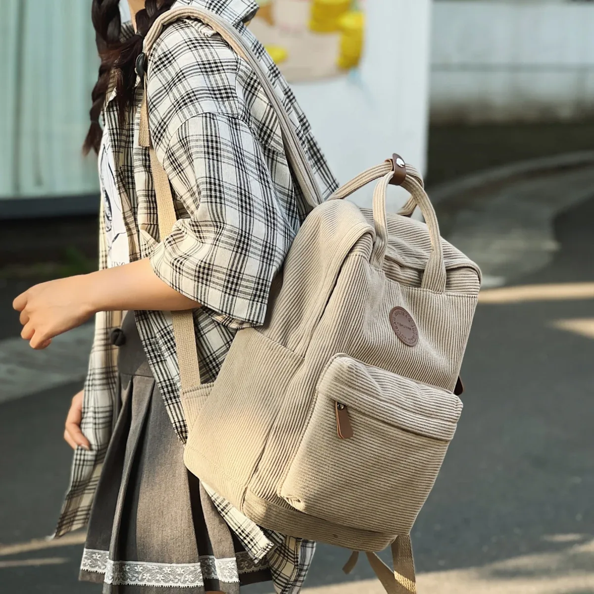 Cartable en velours côtelé étudiant du secondaire étudiant du secondaire Ins collège sac à dos automne et hiver nouvelle couleur pure fille sac à dos en velours classe d'étudiant Shopping randonnée