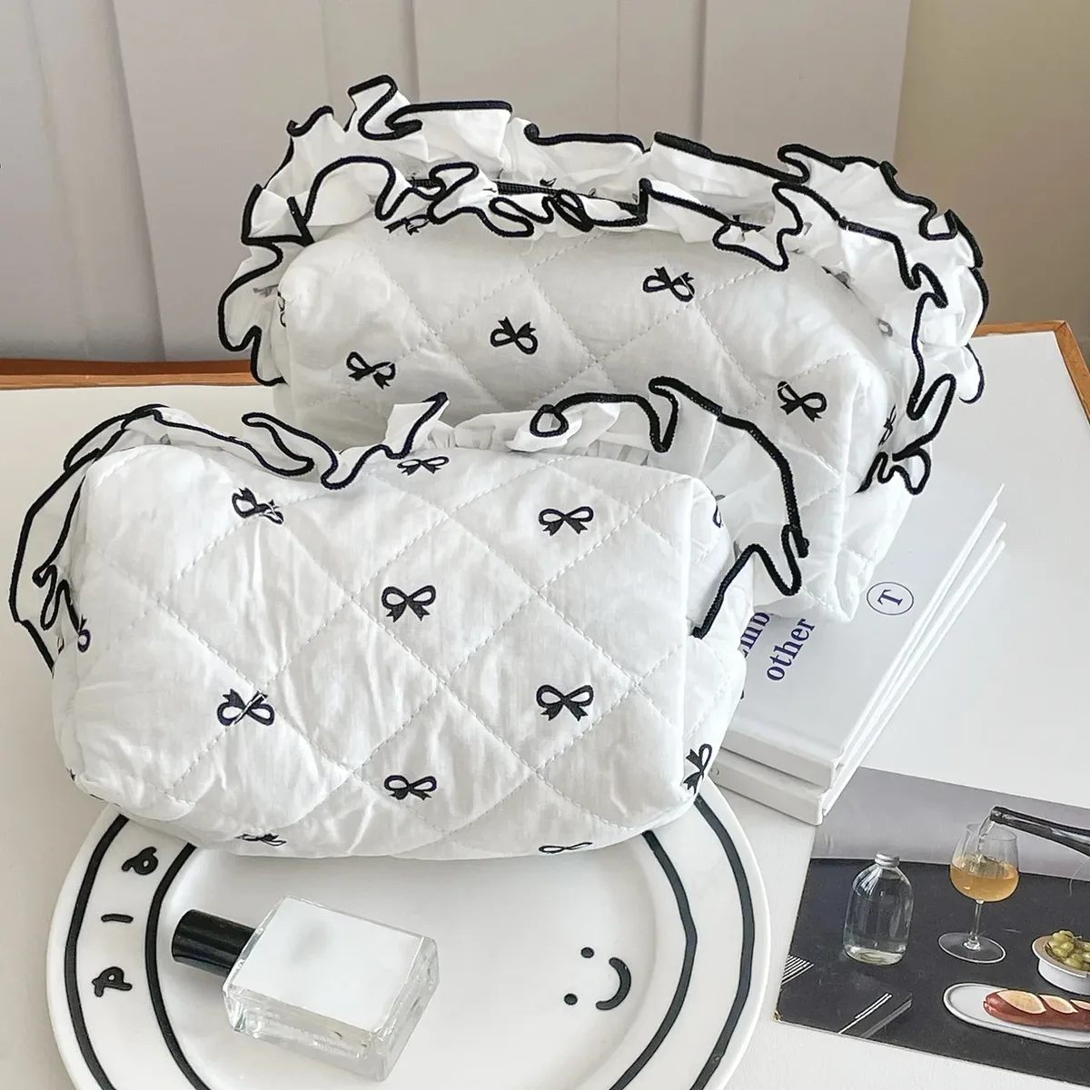 sac de maquillage avec nœud en dentelle pour femmes, sac à cosmétiques portable, sac de rangement de voyage mignon, pochette de toilette de grande capacité, sac à main féminin