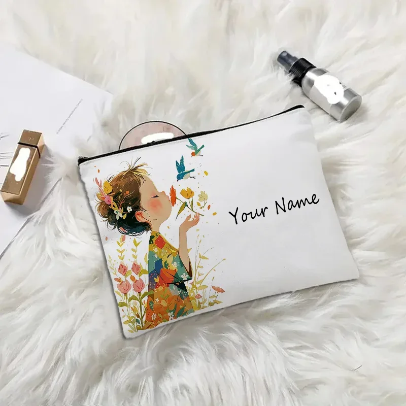trousse de maquillage personnalisée en toile avec nom, pochette cosmétique imprimée fille cartoon, organisateur de voyage personnalisé à fermeture éclair pour femme, idéal cadeau