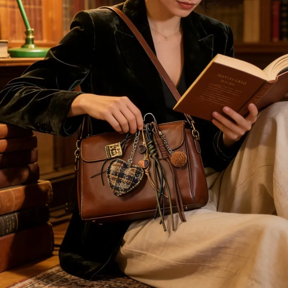 breloque de sac vintage à motif écossais, cœur et étoile avec pompon, pendentif de sac esthétique rétro pour sac fourre-tout, sac à dos, sac bandoulière, accessoire de mode quotidien