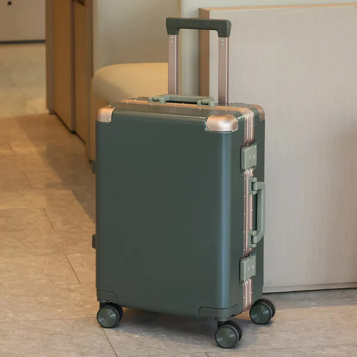 valise bagage roulante pc grise dorée toupies sécurité voyage grande capacité transport vêtements accessoires