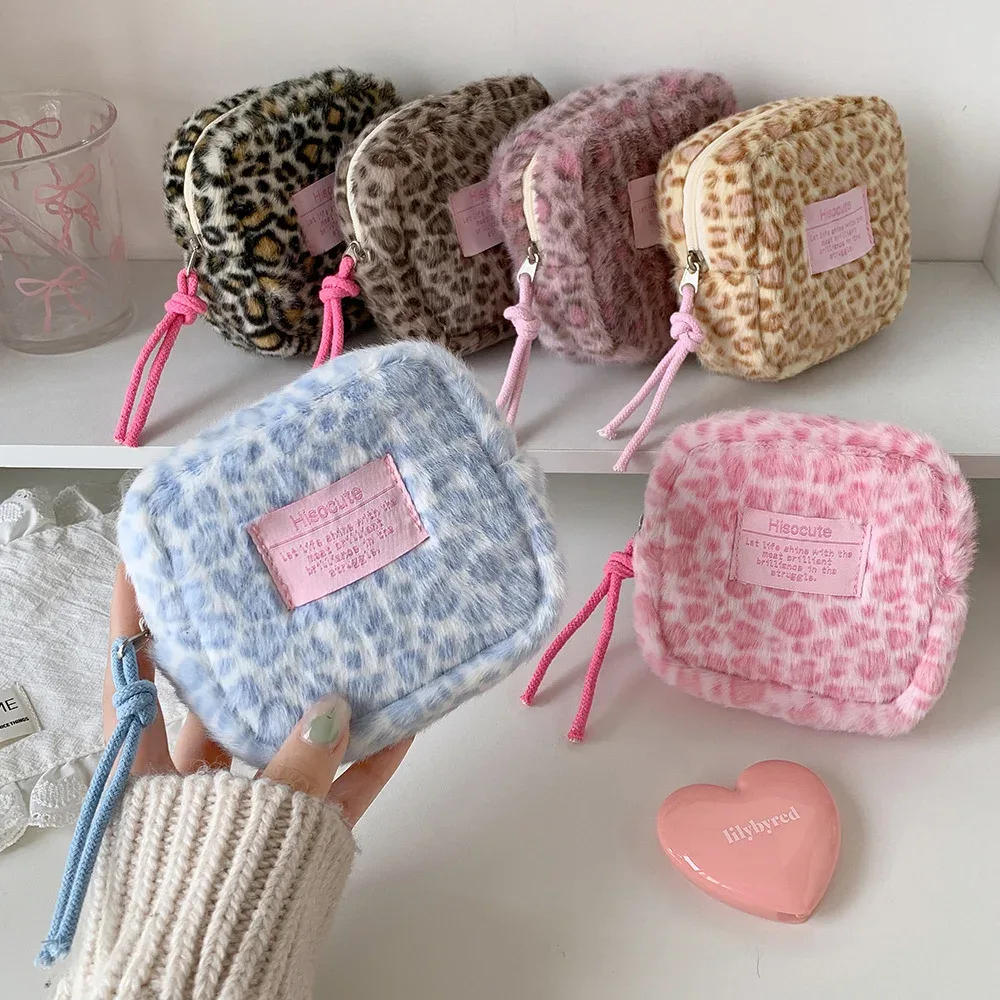 pochette cosmétique en peluche imprimé léopard style ins, mini trousse de maquillage portable, porte-monnaie à fermeture éclair, organisateur de voyage pour femmes et filles