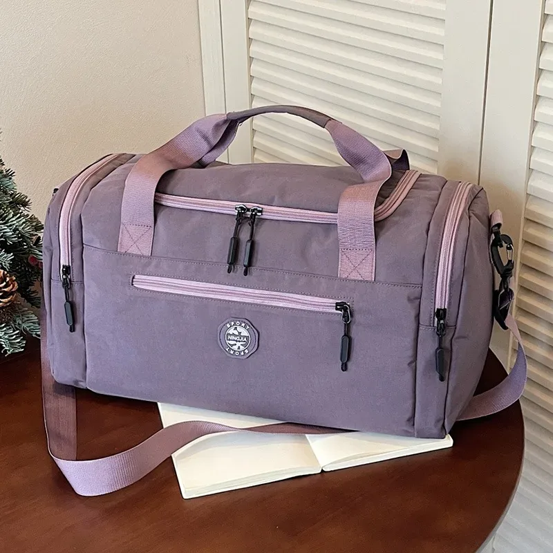 Sac de voyage de grande capacité, sac de sport avec plusieurs compartiments, sangle réglable, idéal pour les voyages, les sports de plein air, le camping