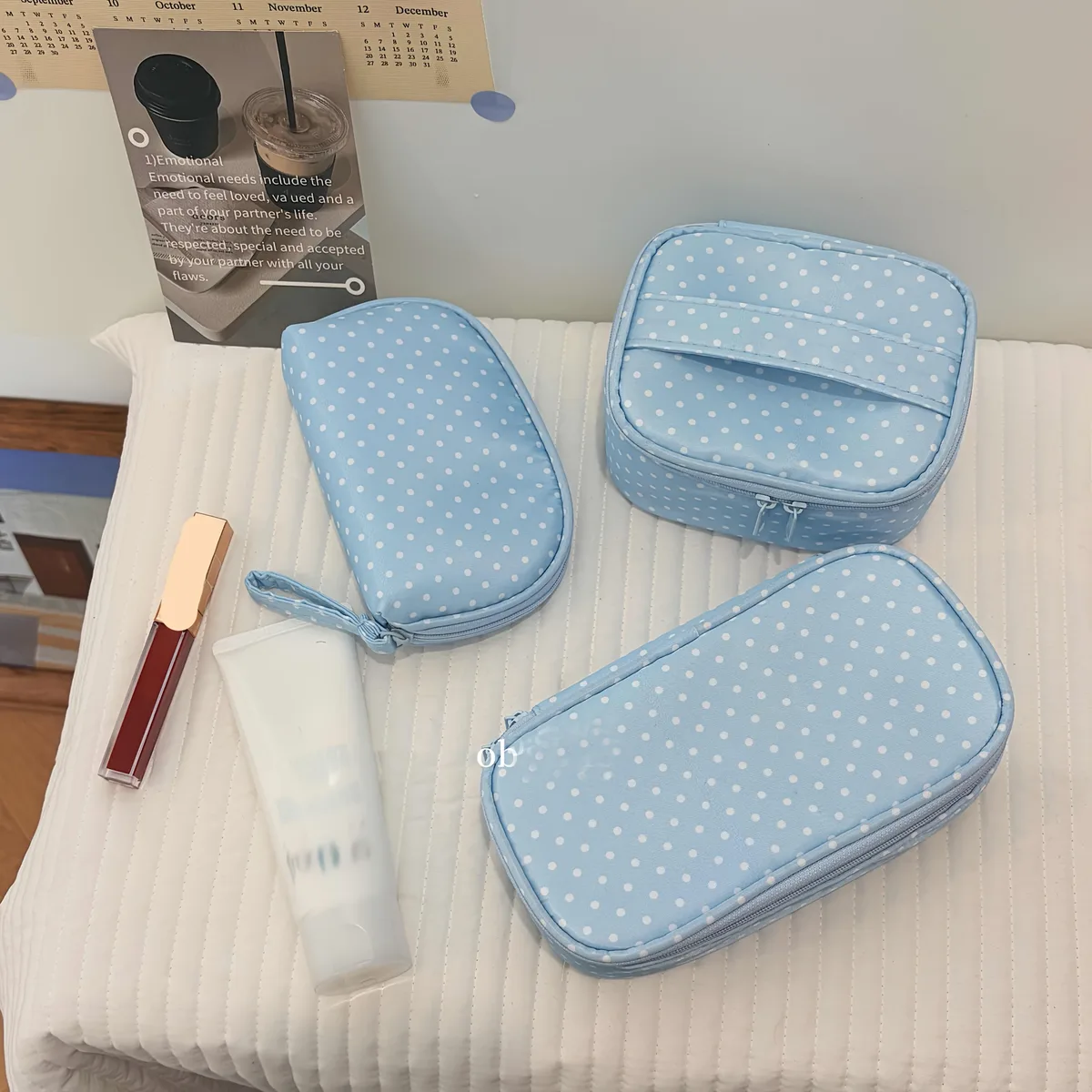 trousse polyester bleu clair pois blancs compacte ovale cosmétiques maquillage bijoux voyage usage journalier