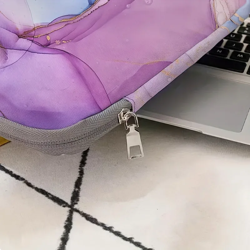 housse ordinateur portable motif marbré violet bleu doré polyester protection voyage rectangulaire fermeture glissière grisée porte documents usage travail école