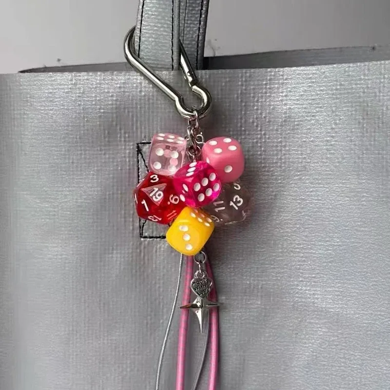 porte-clés dés irréguliers vintage, breloque de sac, personnalité y2k, boucle à nœud en fer en métal, nouveauté, sac à dos, accessoires de décoration, cadeau