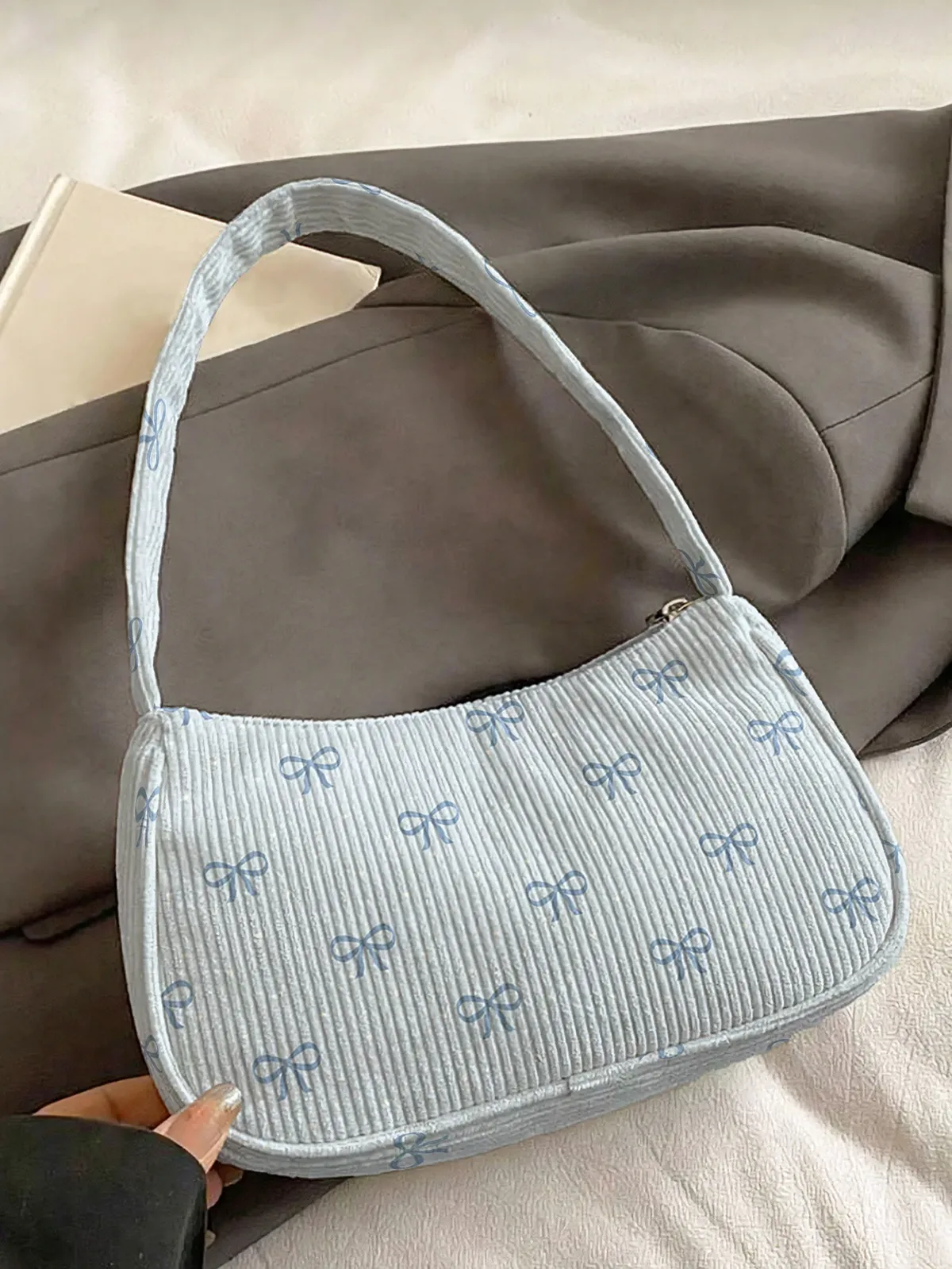 sac à bandoulière tendance bleu clair à imprimé nœud, sac sous le bras en velours côtelé pour un usage quotidien décontracté