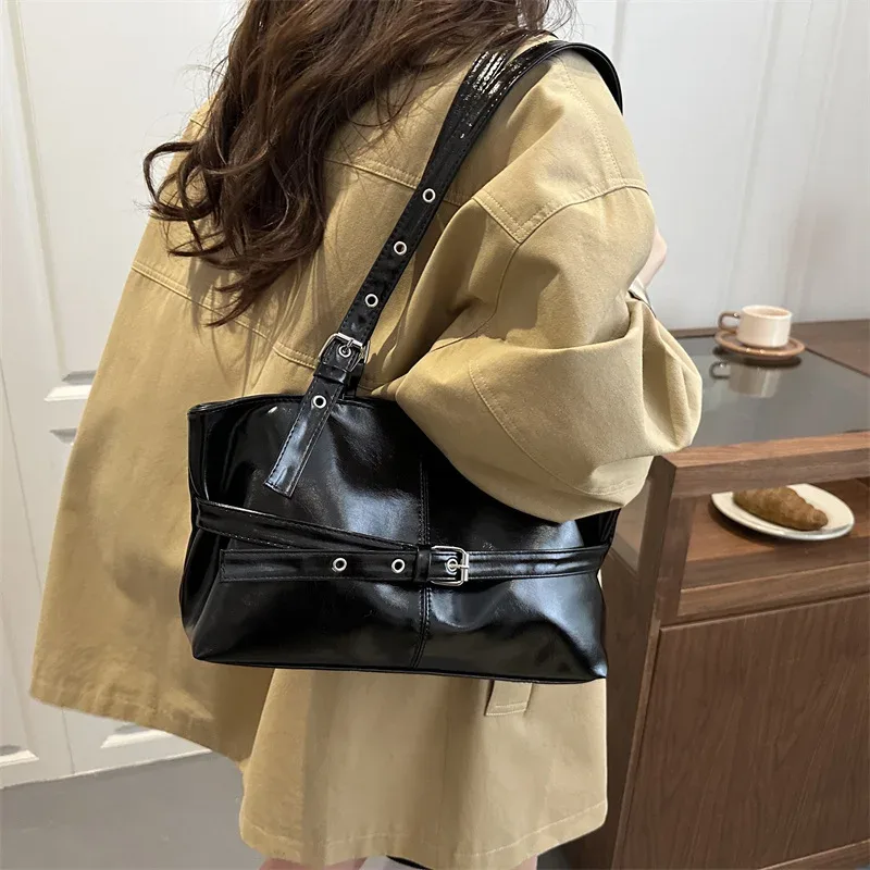 nouveau sac à main tendance polyvalent avec boucle de ceinture, style coréen, couleur unie, en cuir souple, sac à bandoulière décontracté pour femme, sac sous le bras