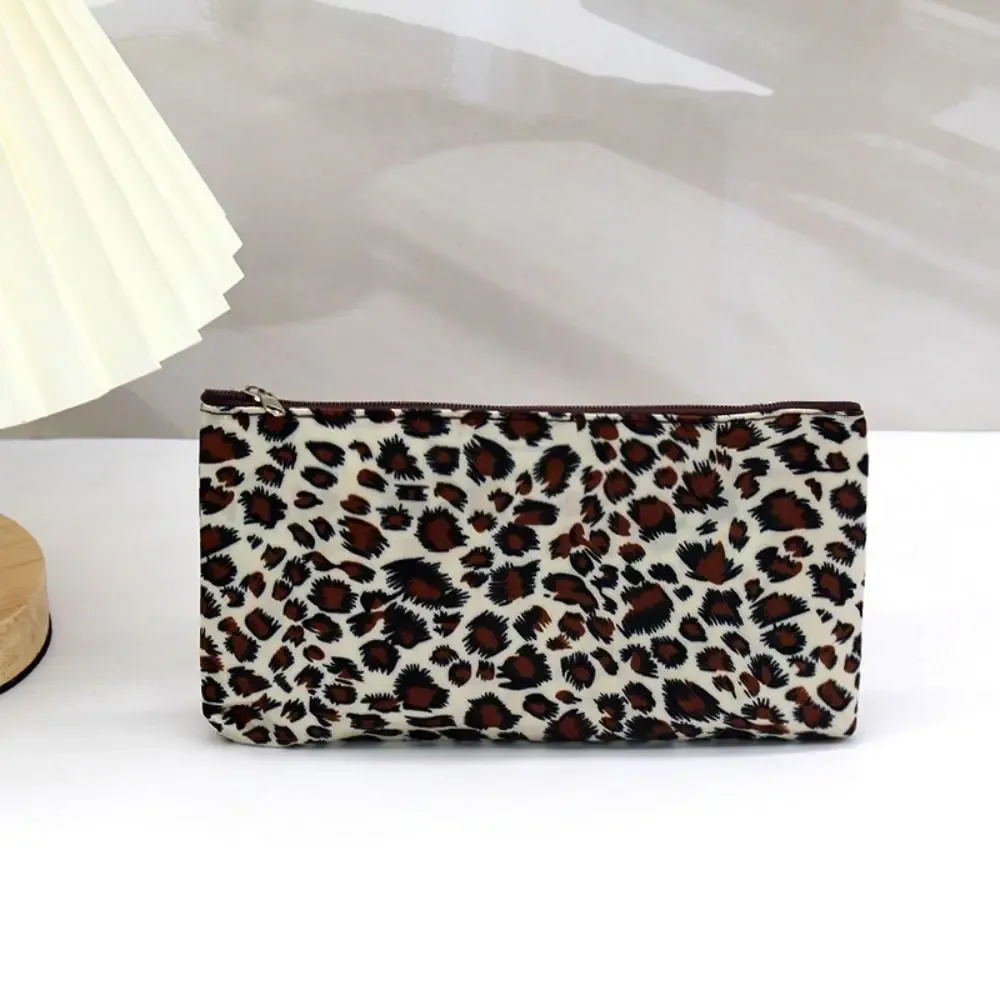 trousse de maquillage à motif cœur, design tendance, sac de toilette multifonctionnel à fermeture éclair, grande capacité professionnelle