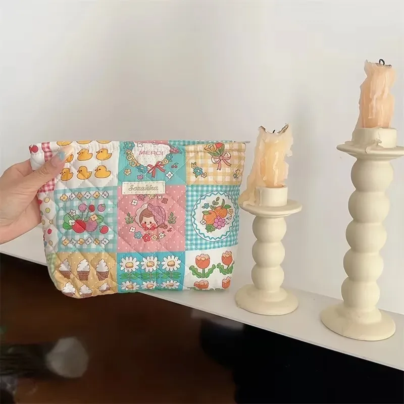 nouveau sac de rangement de fleurs de dessin animé en coton matelassé de grande capacité-sac de toilette de soins de la peau de cosmétiques mignon et portable