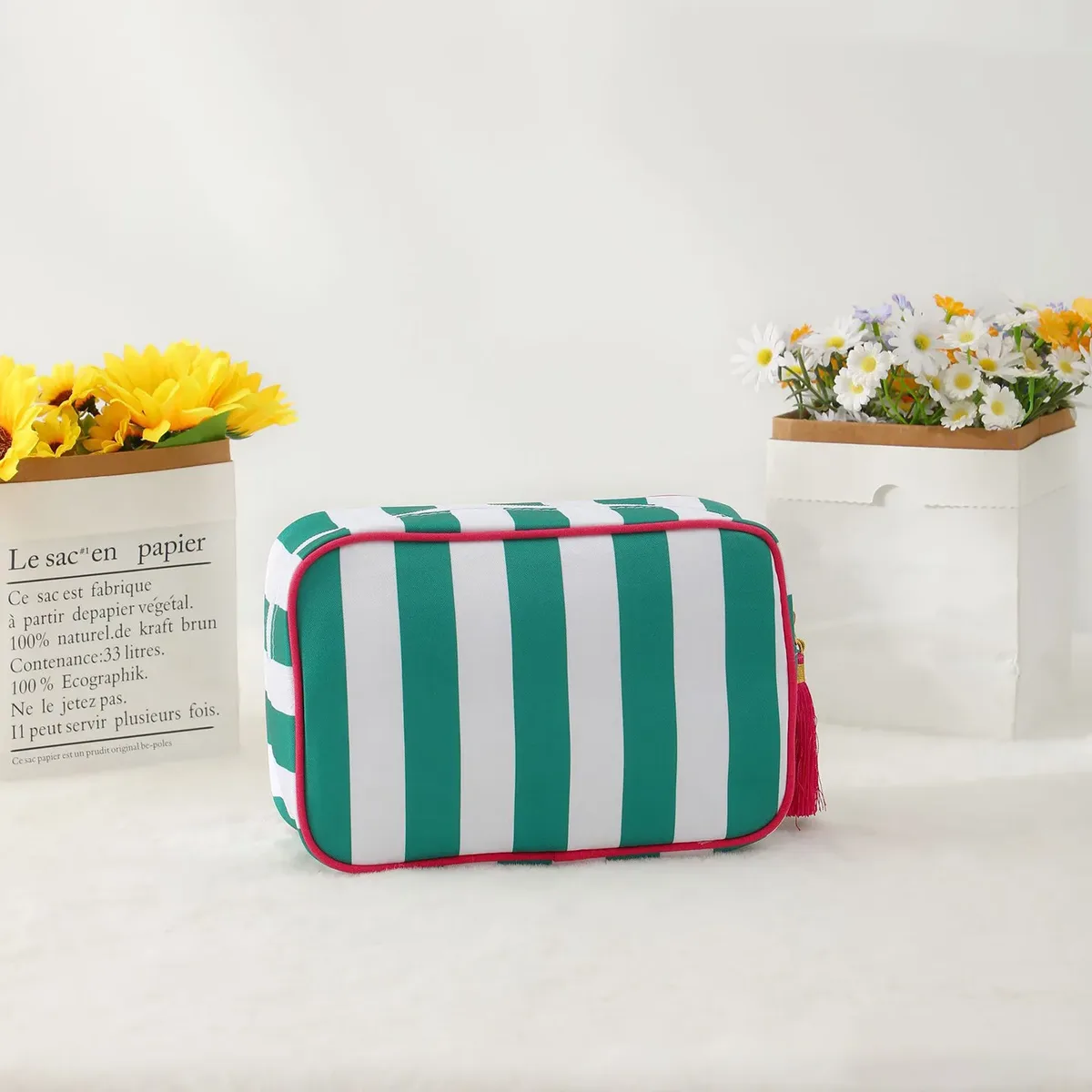 pochette de maquillage personnalisée brodée en seersucker, rayée et matelassée, pour cosmétiques, cadeau de mariage pour demoiselle d'honneur, organiseur de voyage pour articles de toilette avec fermeture éclair