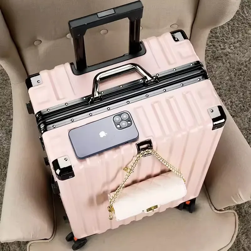 valise bagage roulettes abs blanc noir vert pastel lignes verticales toupie roues poignées traçage universel usage voyage étudiant