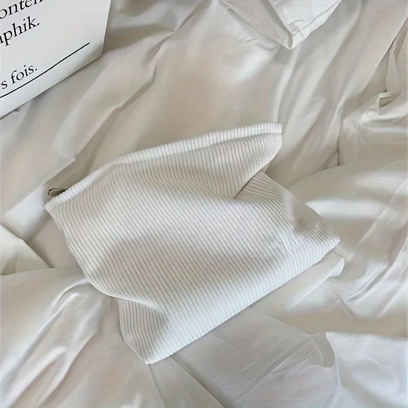 sac de maquillage et pochette de rangement en velours côtelé de grande capacité pour femme - fermeture éclair robuste, disponible en rose/vert, adapté à un usage quotidien, aux voyages d'affaires, sac de toilette et de maquillage léger pour les voyages, accessoires en métal doré