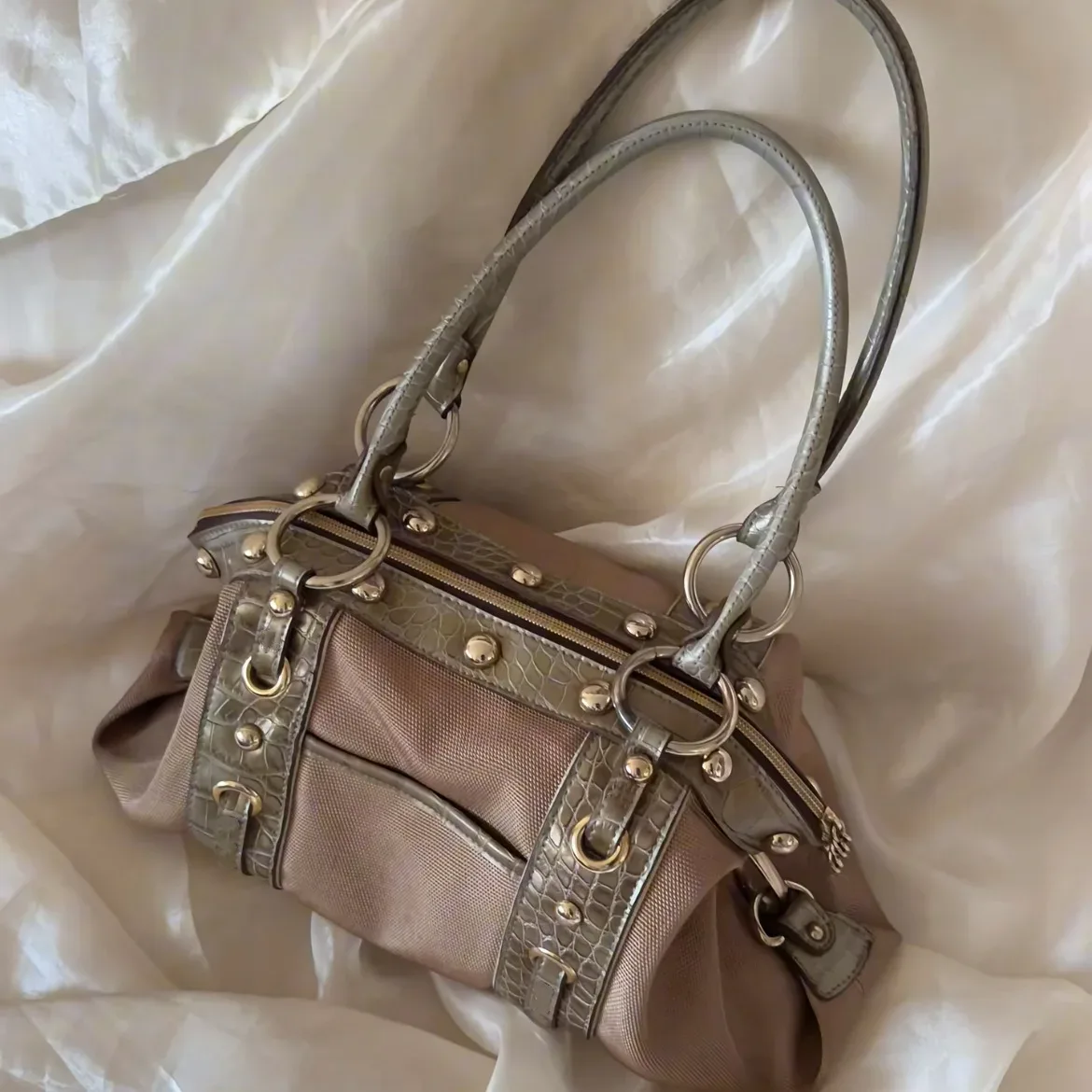 sac à main vintage haut de gamme grande capacité, sac à bandoulière décontracté pour jeunes femmes, style chic et cool, sac sous le bras contrastant