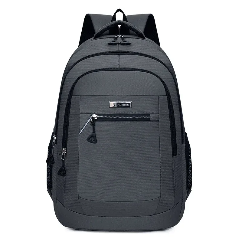 sac dos papier violet gris bleu noir dentelle jacquard verrouillable computer informatique bandoulière arquée minimaliste normcore
