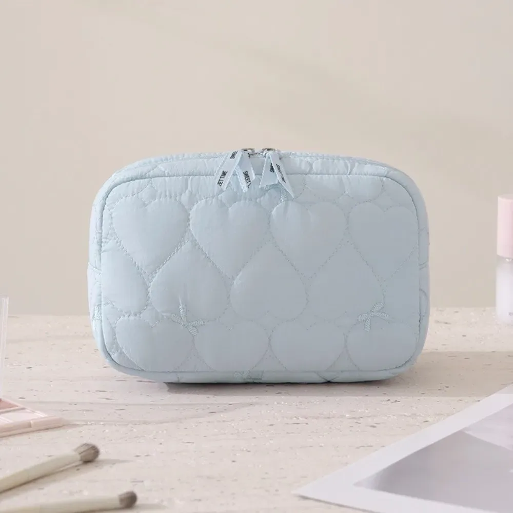 pochette de maquillage matelassée tendance, légère, avec nœud en forme de cœur, grande capacité, sac de toilette de voyage pour femmes