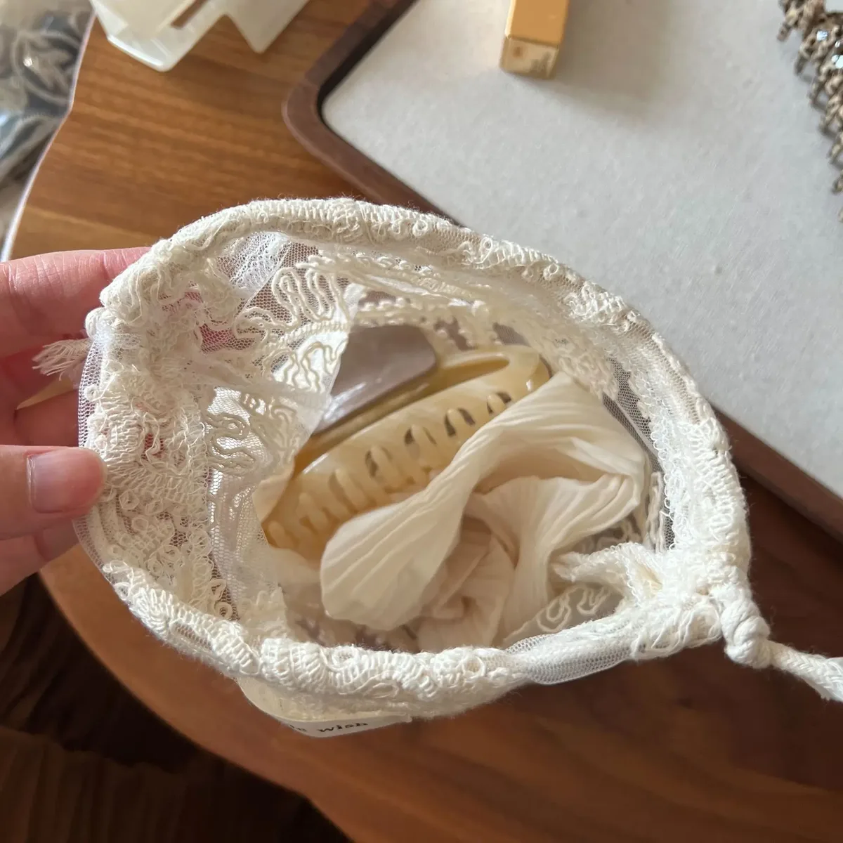 pochette de rangement rétro en dentelle abricot, brodée et ajourée, organisateur polyvalent pour accessoires de cheveux et rangement d'écouteurs