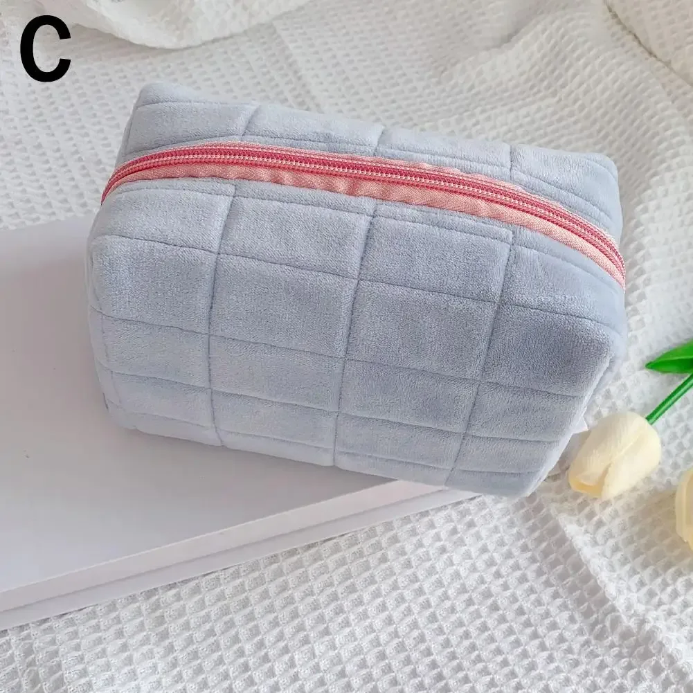 sac de maquillage en peluche mignon pour femmes, petit sac cosmétique portable de voyage, trousse de toilette unie avec fermeture éclair, pochette de rangement pour articles de toilette