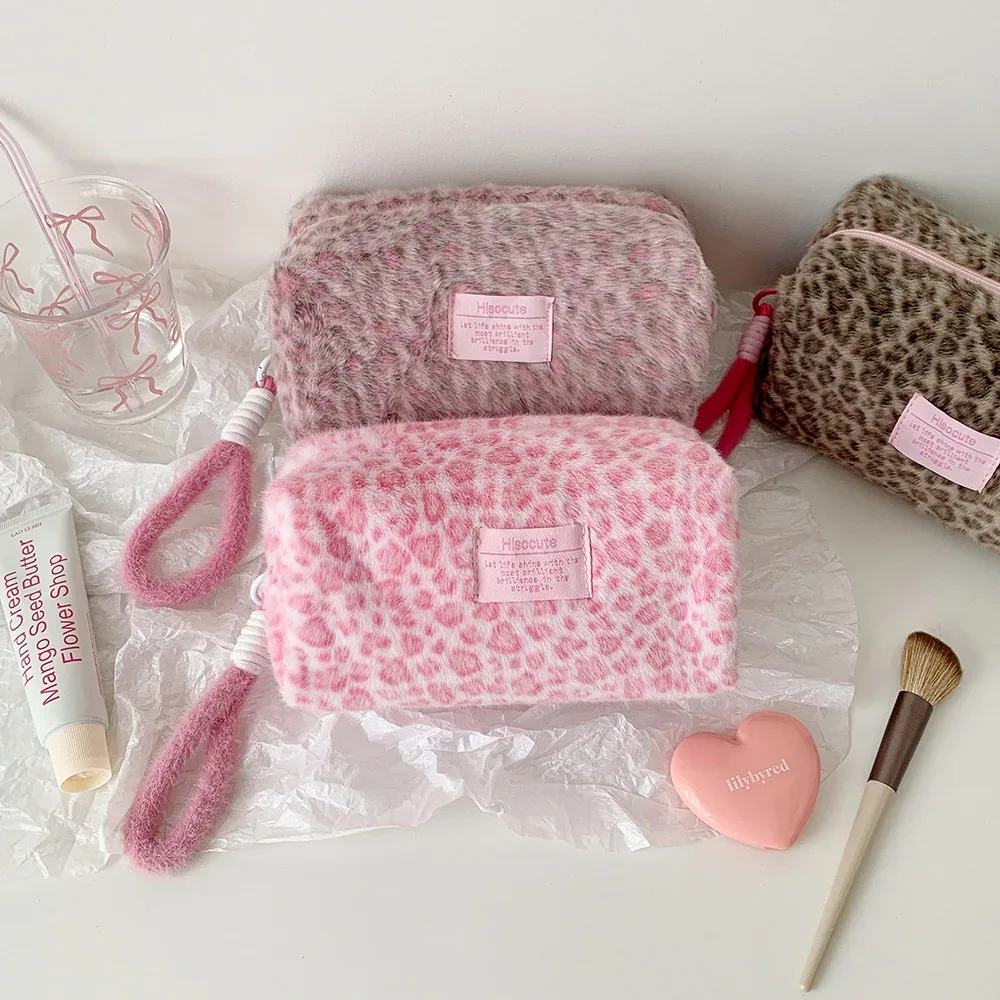 INS mode coréenne hiver en peluche motif léopard sac de maquillage Portable rouge à lèvres sac de rangement filles femmes étudiant trousse à crayons