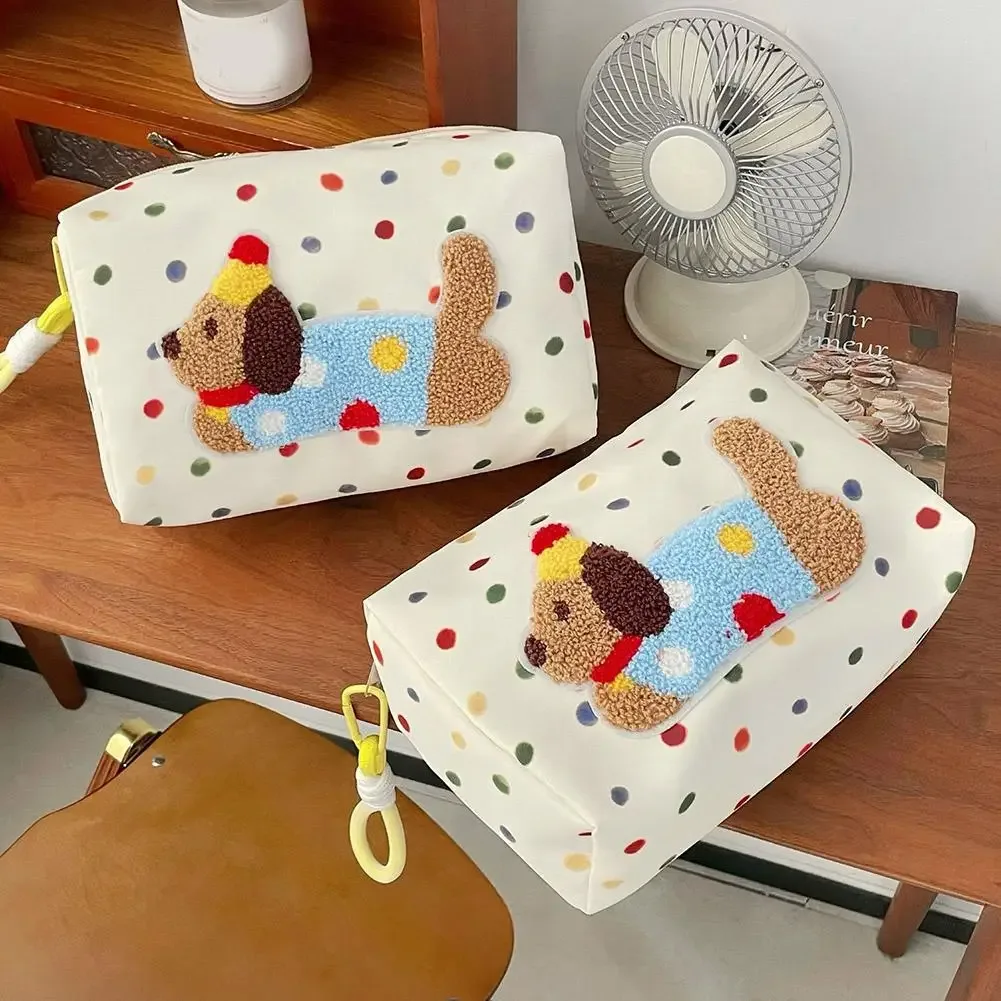 trousse polyester blanche chien tricoté pois colorés sangle poignet organisation maquillage toilette voyage femmes
