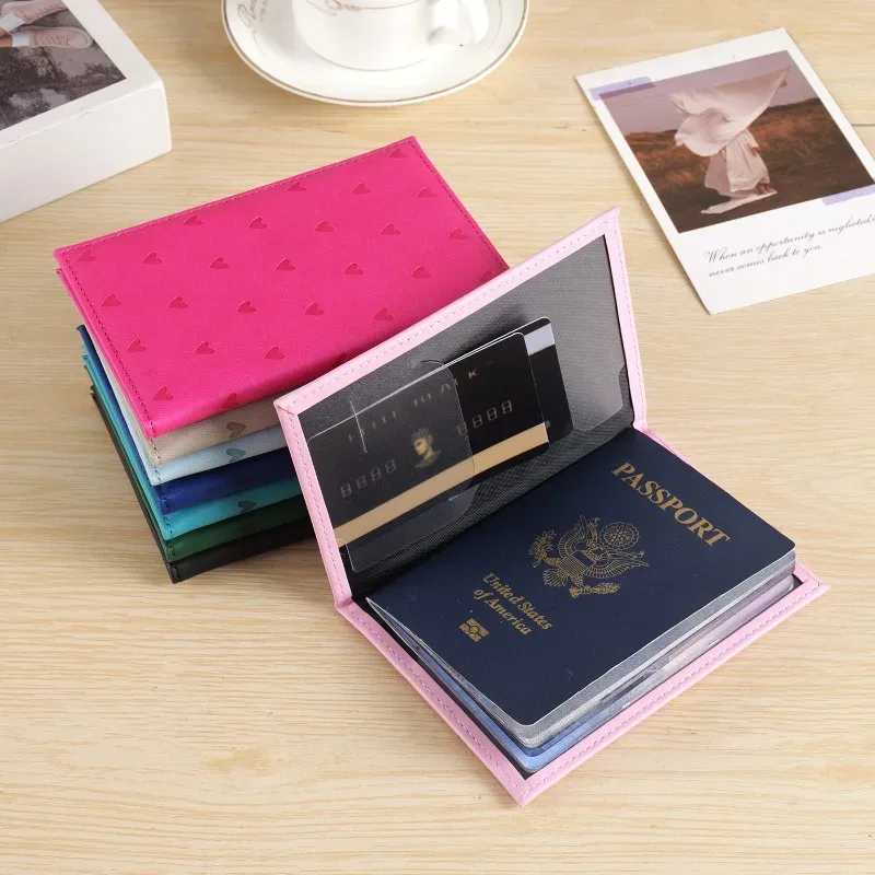 portefeuille de voyage à imprimé cœur mignon pour femmes, couverture de passeport en cuir pu, porte-passeport, accessoires de voyage, étui de protection pour documents