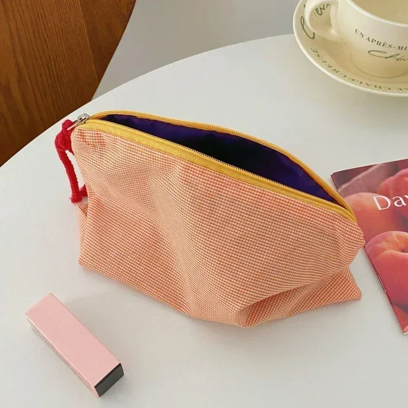 sac de maquillage à carreaux pour femmes et filles, sac à cosmétiques en coton et lin avec pochette à fermeture éclair, sac de rangement simple et portable de grande capacité à la mode