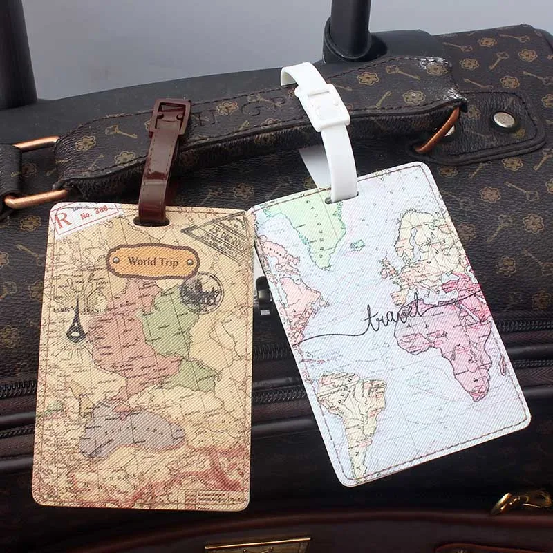 étiquette bagage pu carte monde motifs animés bleu pastel vert rose beige voyage famille identité