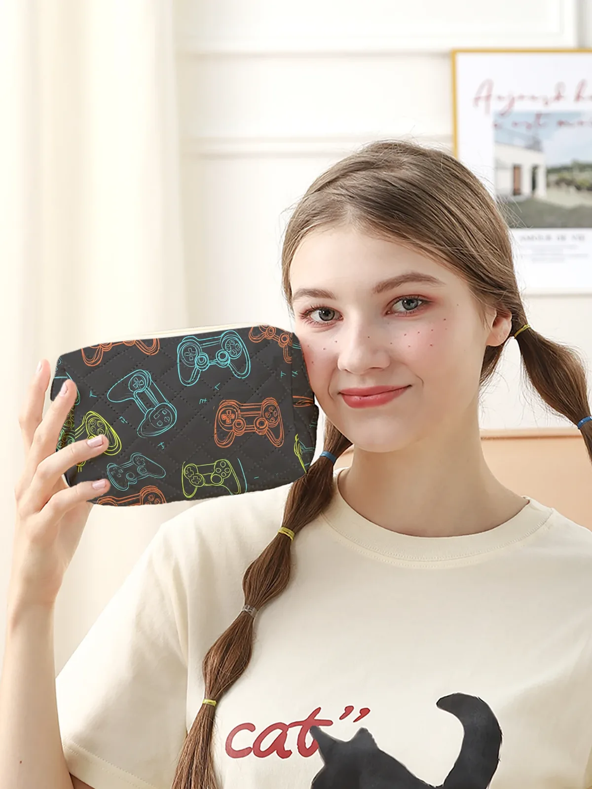 grande trousse de toilette matelassée avec imprimé manette de jeu néon, pochette de maquillage zippée pour garçons gamers, sac de rangement quotidien pour voyage